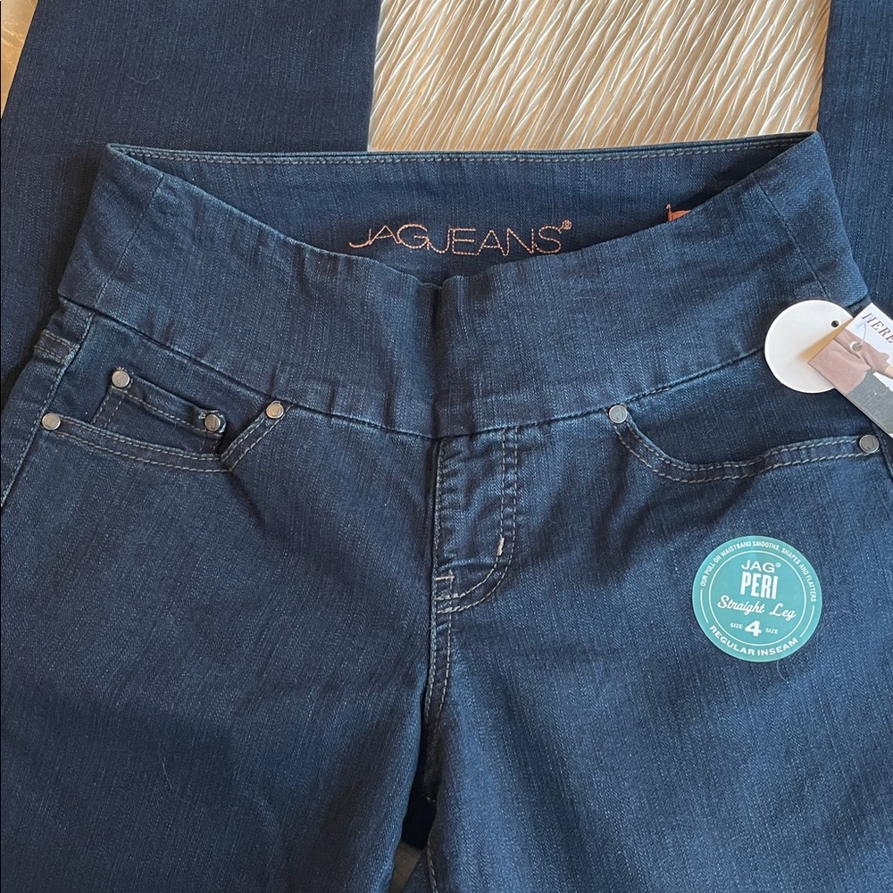 Two Pairs of Jag Peri Straight Pull On Jeans - Picture 4 of 6